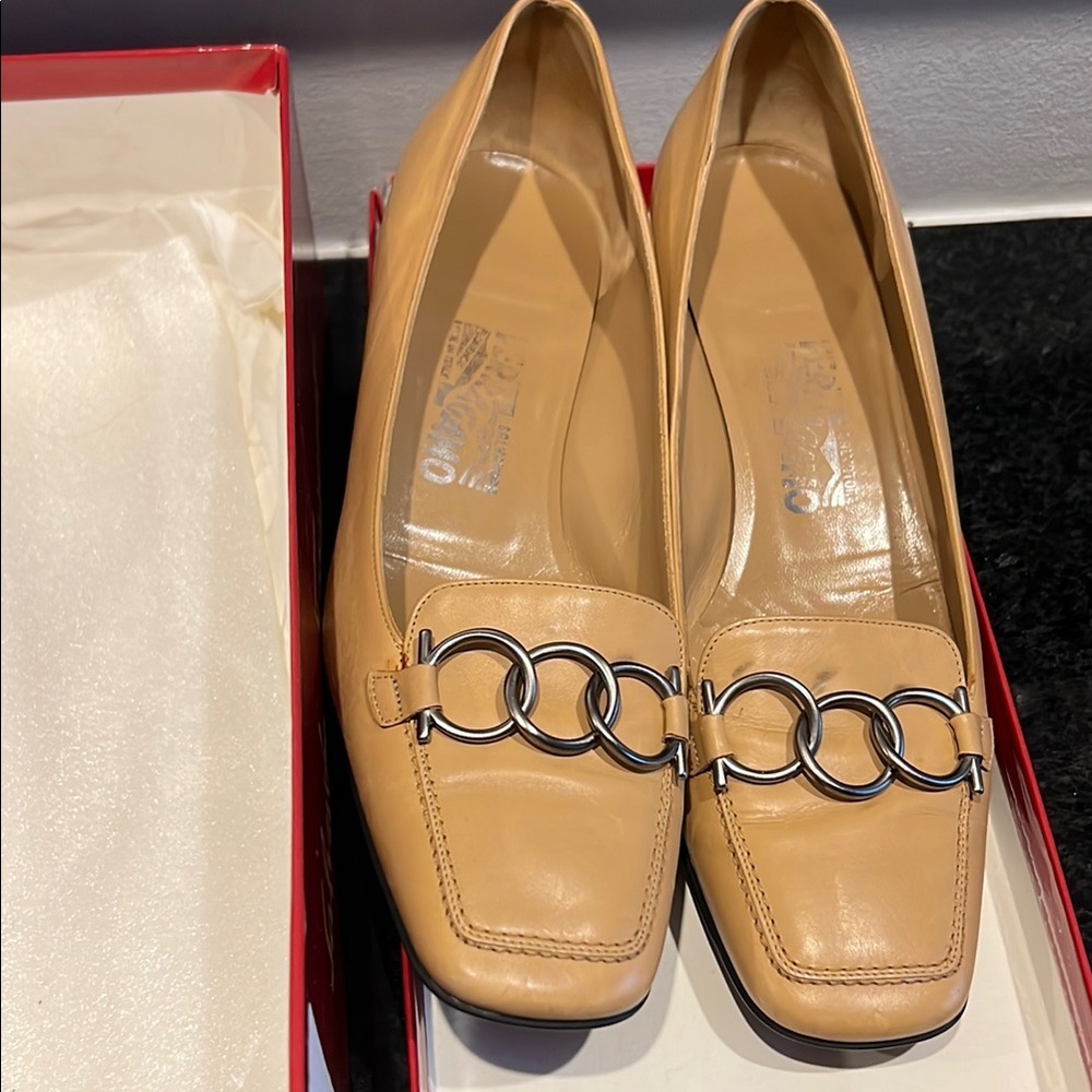 Elegant Tan Leather Women's Loafers